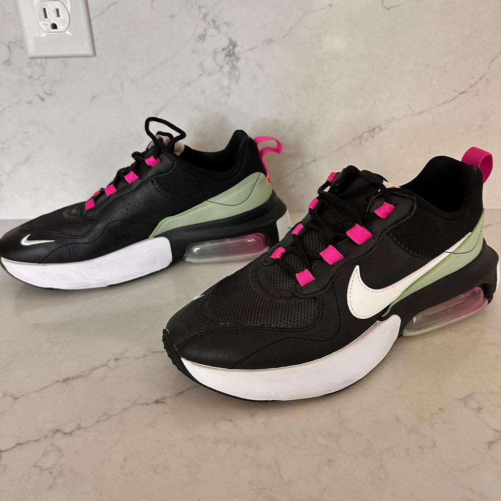 Nike Air Max Verona-Black Pink.